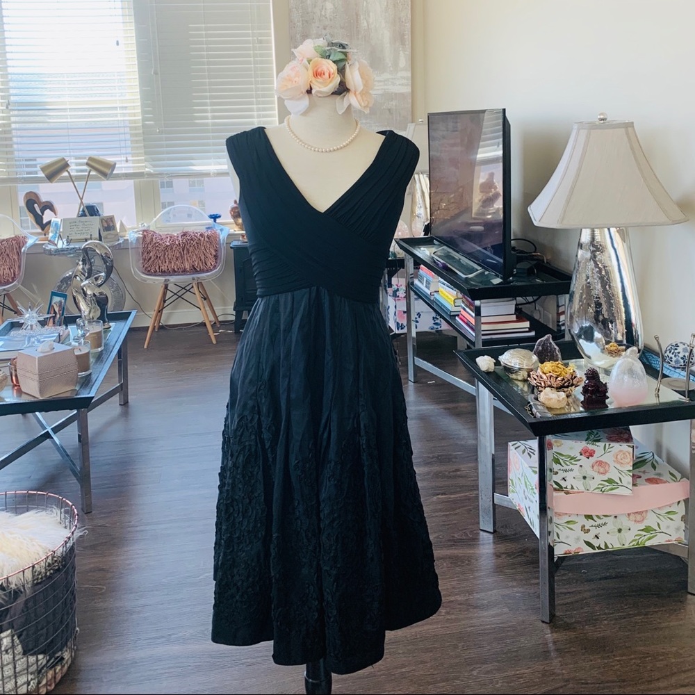 MOVING SALE 🎉 Adrianna Papell Cocktail Dress ✨